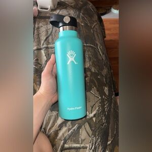 Hydro Flask Aqua Bottle with Black Lid